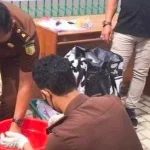 Kejari Kendari Musnahkan Barang Bukti Satu Kilogram Sabu Kejari Kendari Musnahkan Barang Bukti Satu Kilogram Sabu