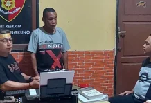 Seorang Pria di Tongkuno Selatan Mengintip dan Memotret Perempuan sedang Mandi Seorang Pria di Tongkuno Selatan Mengintip dan Memotret Perempuan sedang Mandi