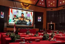 Menko Airlangga Sebut TNI Dibutuhkan untuk Mendukung Kebijakan Pemerintah saat Pandemi Menko Airlangga Sebut TNI Dibutuhkan untuk Mendukung Kebijakan Pemerintah saat Pandemi