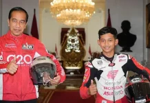 Pembalap Astra Honda Veda Ega Jumpai Jokowi dan Ikut Parade MotoGP Mandalika Pembalap Astra Honda Veda Ega Jumpai Jokowi dan Ikut Parade MotoGP Mandalika