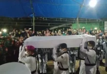 Pemakaman Lettu Muhammad Ikbal Dilakukan secara Militer di Kampung Halamannya di Konawe Pemakaman Lettu Muhammad Ikbal Dilakukan secara Militer di Kampung Halamannya di Konawe