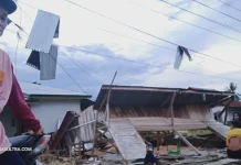 Puting Beliung Terjang Desa Ameroro Konawe, Puluhan Rumah Rusak Puting Beliung Terjang Desa Ameroro Konawe, Puluhan Rumah Rusak