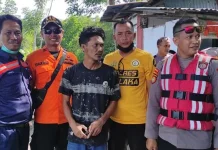 Penumpang Kapal yang Jatuh di Laut Kolaka Ditemukan Selamat Penumpang Kapal yang Jatuh di Laut Kolaka Ditemukan Selamat