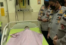 Seorang Polisi Meninggal Usai Amankan Demo 11 April di Kendari Seorang Polisi Meninggal Usai Amankan Demo 11 April di Kendari