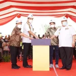 Menteri Perdagangan Resmikan Dermaga Bongkar Muat Gula Mentah di Bombana Menteri Perindustrian dan Perdagangan Resmikan Dermaga Bongkar Muat Gula Mentah di Bombana