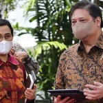 Harga Komoditas Global Melonjak, Presiden Minta Program Perlindungan Masyarakat Diintensifkan Harga Komoditas Global Melonjak, Presiden Minta Program Perlindungan Masyarakat Diintensifkan