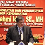 Kunker ke Padang, Menko Airlangga Hadiri Pengukuhan Profesor Kehormatan UNP Menteri Koordinator Bidang Perekonomian Airlangga Hartarto
