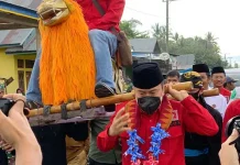 Silaturahmi dengan KKSS di Mubar, Andi Sumangerukka Beri Bantuan Pembangunan Masjid Silaturahmi dengan KKSS di Mubar, Andi Sumangerukka Beri Bantuan Pembangunan Masjid