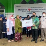 Momen Ramadan, Bank Mandiri Berbagi Santunan dan Sembako di Kendari Momen Ramadan, Bank Mandiri Berbagi Santunan dan Sembako di Kendari