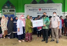 Momen Ramadan, Bank Mandiri Berbagi Santunan dan Sembako di Kendari Momen Ramadan, Bank Mandiri Berbagi Santunan dan Sembako di Kendari
