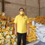 Sudah Jadi Tradisi, Partai Golkar Kembali Bagikan 300 Ribu Bingkisan Lebaran Sekretaris Jenderal DPP Partai Golkar Lodewijk F. Paulus