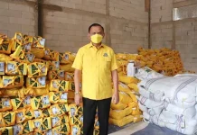 Sudah Jadi Tradisi, Partai Golkar Kembali Bagikan 300 Ribu Bingkisan Lebaran Sekretaris Jenderal DPP Partai Golkar Lodewijk F. Paulus