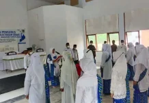 Eliati Haliana Kukuhkan Pengurus BKMT Wangiwangi Eliati Haliana Kukuhkan Pengurus BKMT Wangiwangi