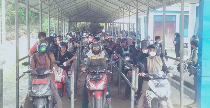 Kendaraan Melonjak, ASDP Tambah Trip Kapal Feri Torobulu-Tampo