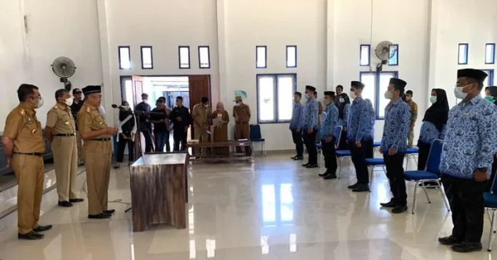 Pemkab Mubar Lantik 15 Auditor yang Lulus Ujian Pelatihan