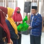 Kemenag Sultra Berbagi Sembako dan THR Kemenag Sultra Berbagi Sembako dan THR
