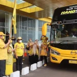 Lepas 20 Bus Program Mudik Gratis Partai Golkar, Ini Pesan Airlangga Lepas 20 Bus Program Mudik Gratis Partai Golkar, Ini Pesan Airlangga