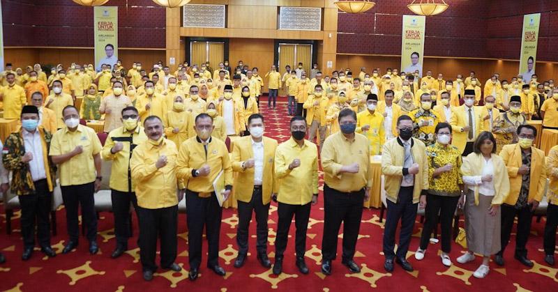 Airlangga Minta Soliditas Kader Golkar Sumbar untuk Menangkan Partai di Pemilu 2024