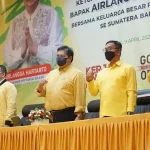 Airlangga Minta Soliditas Kader Golkar Sumbar untuk Menangkan Partai di Pemilu 2024 Airlangga Minta Soliditas Kader Golkar Sumbar untuk Menangkan Partai di Pemilu 2024