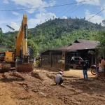 Banyak Dikeluhkan Masyarakat, KSO-MTT Perbaiki Akses Jalan di Mandiodo Banyak Dikeluhkan Masyarakat, KSO-MTT Perbaiki Akses Jalan di Mandiodo