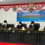 DPRD Gelar Paripurna Pengumuman Akhir Masa Jabatan Bupati Mubar DPRD Gelar Paripurna Pengumuman Akhir Masa Jabatan Bupati Mubar