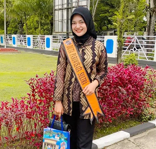 Mengenal Dewi Safitri, Perempuan Asal Muna yang Jadi Duta Pariwisata Sultra 2022