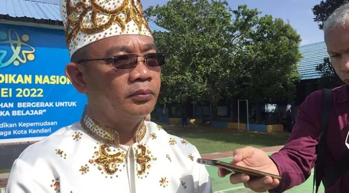 Kepala Dinas Dikmudora Kendari Makmur