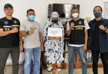 Terima Paket Ganja dari Ekspedisi, Seorang Wanita di Kendari Ditangkap Terima Paket Ganja dari Ekspedisi, Seorang Wanita di Kendari Ditangkap