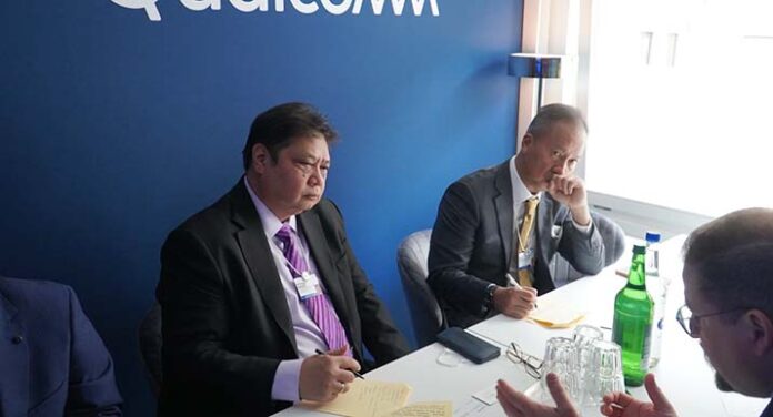 Bahas Peluang Investasi di Bidang Digital, Menko Airlangga Bertemu dengan CEO Qualcomm