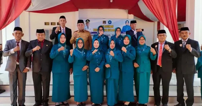 Enam Ketua TP PKK Kecamatan di Muna Barat Resmi Dilantik