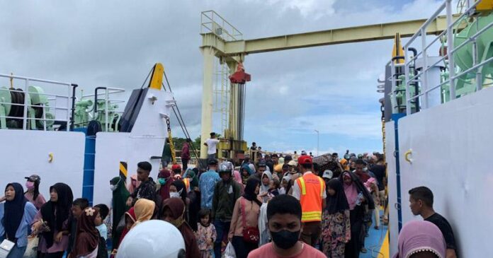 Penumpang Membludak, Kapal Feri Tondasi-Kasipute Tambah Trip