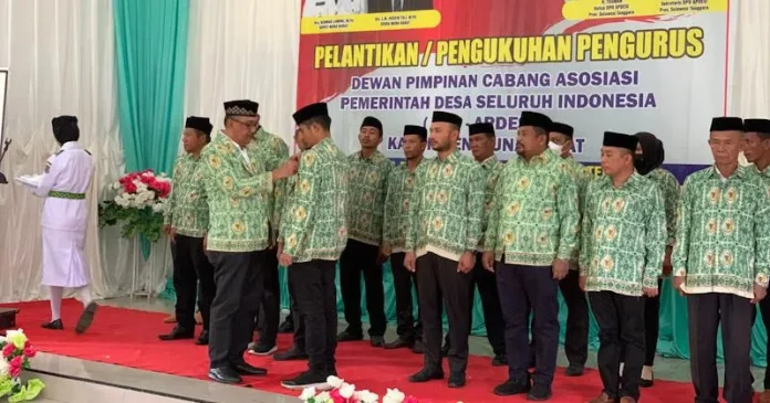 Pengurus Asosiasi Pemerintah Desa di Muna Barat Resmi Dilantik