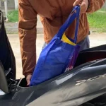 Aktivitas Kembali Padat, Ini 5 Tips Aman Membawa Barang dengan Sepeda Motor Aktivitas Kembali Padat, Ini 5 Tips Aman Membawa Barang dengan Sepeda Motor