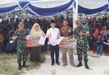 Bupati Haliana Kawal Langsung Penyaluran Bantuan Tunai PKL, Warung, dan Nelayan di Wakatobi Bupati Haliana Kawal Langsung Penyaluran Bantuan Tunai PKL, Warung, dan Nelayan di Wakatobi