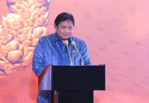 Airlangga Apresiasi Polri Bantu Pemerintah Tangani Pandemi Covid-19 Airlangga Apresiasi Polri Bantu Pemerintah Tangani Pandemi Covid-19