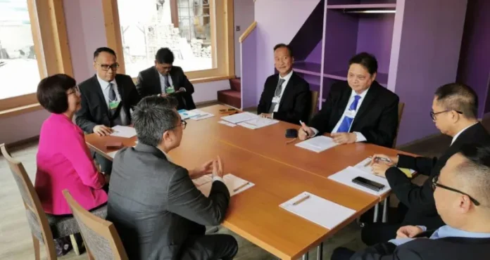 Hadiri World Economic Forum di Davos, Menko Airlangga Sampaikan Momen Emas untuk Berinvestasi di Indonesia