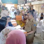 Pemkot Kendari Beri Bantuan 200 Unit Timbangan Digital kepada Pedagang Pasar Tradisional Pemkot Kendari Beri Bantuan 200 Unit Timbangan Digital kepada Pedagang Pasar Tradisional