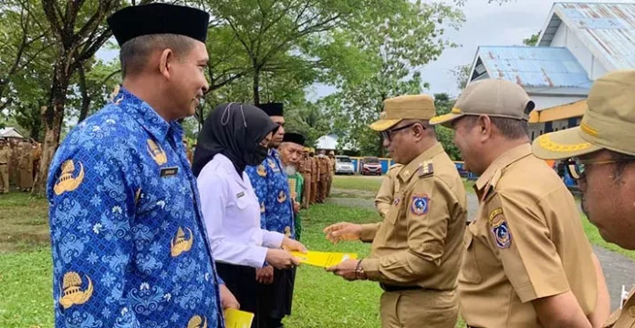 82 CPNS dan 114 PPPK di Muna Barat Terima SK