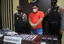 Polresta Kendari Tangkap Pria Pemilik 25 Gram Sabu Polresta Kendari Tangkap Pria Pemilik 25 Gram Sabu