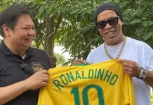 Bertemu Menko Airlangga, Ronaldinho Akui Senang Berada di Indonesia Bertemu Menko Airlangga, Ronaldinho Akui Senang Berada di Indonesia