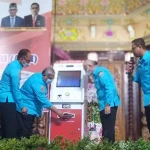 Mesin ADM Resmi Dilaunching, Masyarakat Sultra Kini Bisa Cetak Sendiri Dokumen Kependudukan Mesin ADM Resmi Dilaunching, Masyarakat Sultra Kini Bisa Cetak Sendiri Dokumen Kependudukan