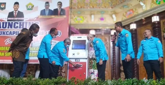 Mesin ADM Resmi Dilaunching, Masyarakat Sultra Kini Bisa Cetak Sendiri Dokumen Kependudukan