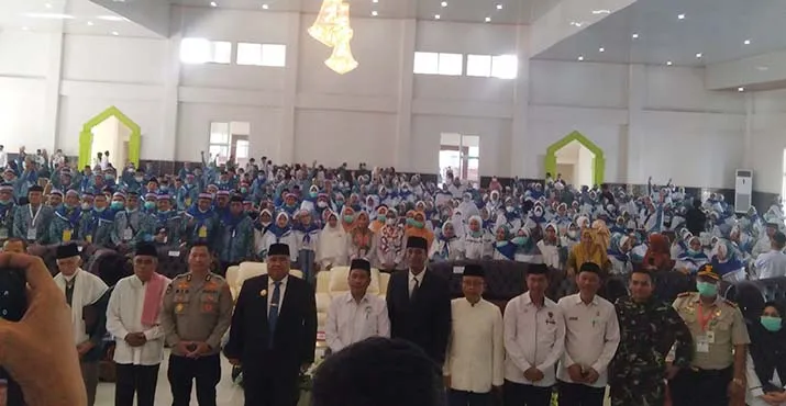 Ali Mazi Resmi Lepas 931 Jemaah Calon Haji Sultra dan Pendamping ke Tanah Suci