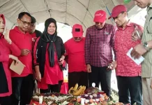 DPC PDIP Wakatobi Gelar Festival Bakar Ikan Nusantara di Pulau Kapota DPC PDIP Wakatobi Gelar Festival Bakar Ikan Nusantara di Pulau Kapota