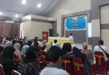 Jurusan Jurnalistik UHO Hadirkan Tonny Trimarsanto di Workshop Dokumenter Jurusan Jurnalistik UHO Hadirkan Tonny Trimarsanto di Workshop Dokumenter