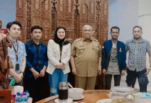 Ali Mazi Dukung Fashion Show Tenun di Muna Akhir Juni Mendatang Ali Mazi Dukung Fashion Show Tenun di Muna Akhir Juni Mendatang