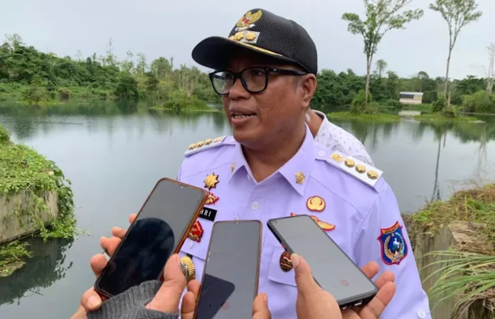 PSX_20220622_194810 Penjabat (Pj) Bupati Muna Barat (Mubar), Bahri