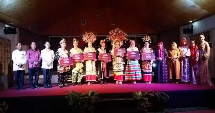 Raditman Ansyar dan Sastri Putri Terpilih Jadi Duta Wisata Wakatobi 2022