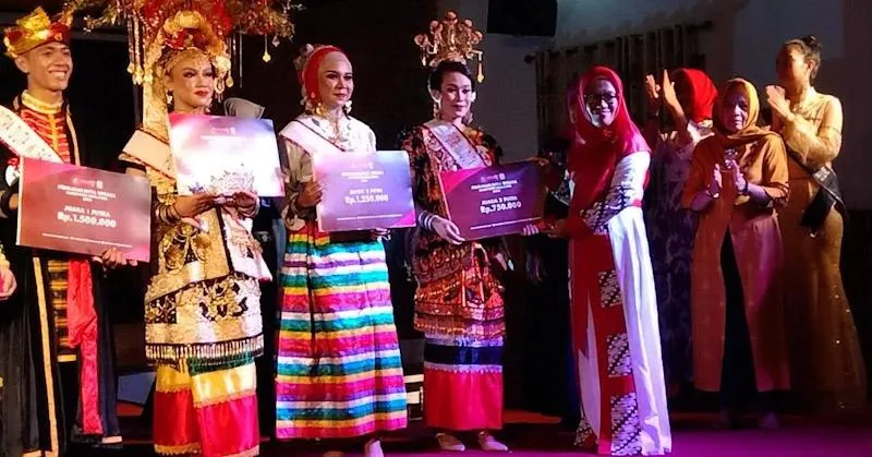 Raditman Ansyar dan Sastri Putri Terpilih Jadi Duta Wisata Wakatobi 2022