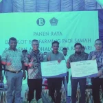 BI Sultra Beri Bantuan Digital Farming pada Dua Gapoktan di Amohalo Kendari